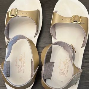 Sun San girls Sandals like new worn once only